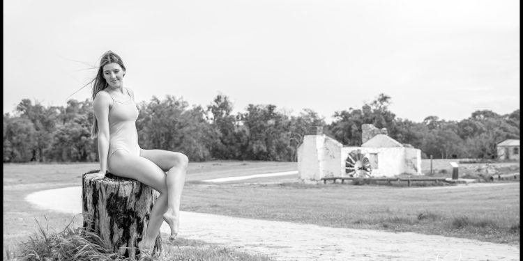 Natural in Nature – Session Two with Charlee & Dani
